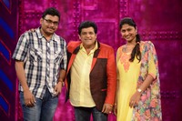 Ali Tho Jaliga Show Photos